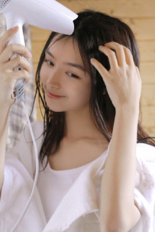 龙泽萝拉图片